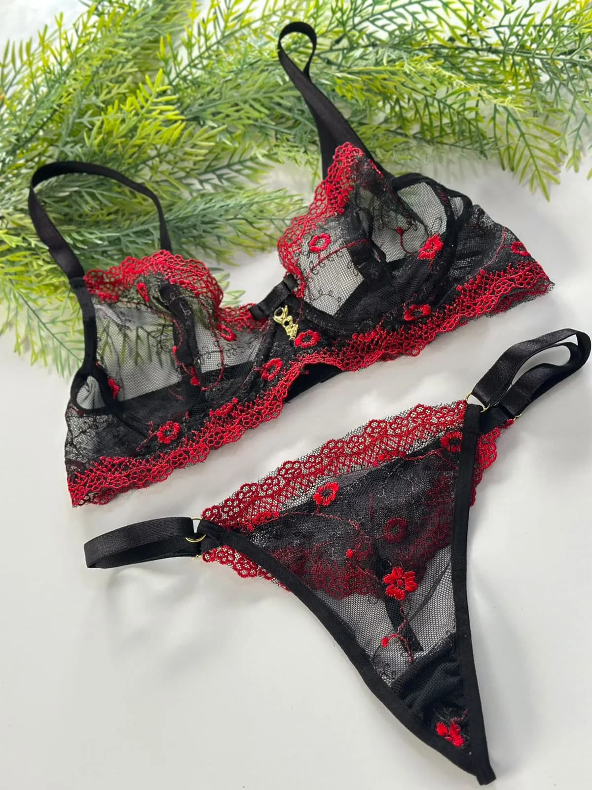 Conjunto Luciana — Preto com Vermelho
