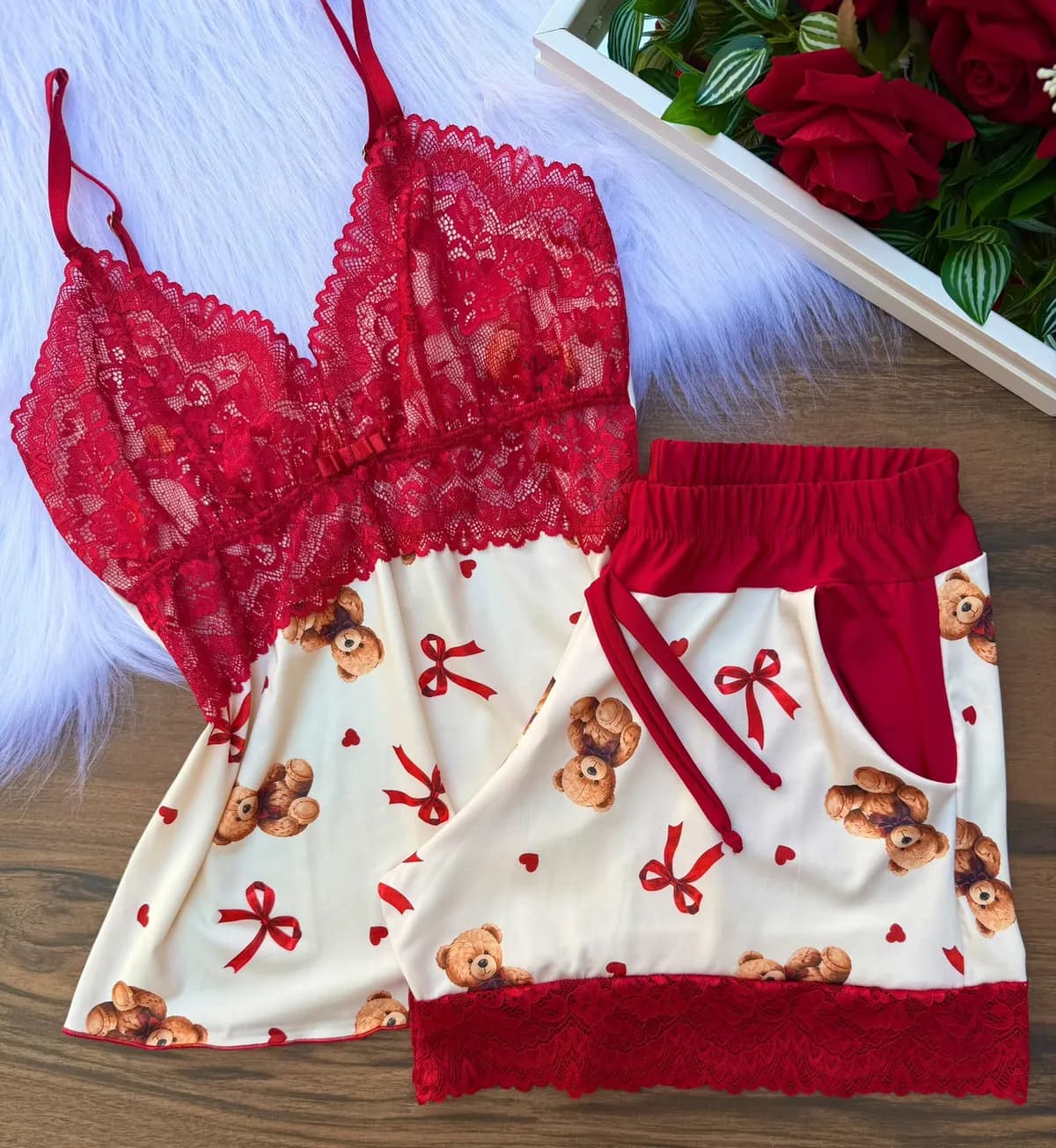 Baby Doll Bolsinho — Ursinho com Vermelho